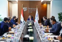 وزير التخطيط والتنمية الاقتصادية يزور «إي فاينانس» ويشيد بمساهمة بنك الاستثمار القومي في المجموعة ودورها في التحول الرقمي والشمول المالي.