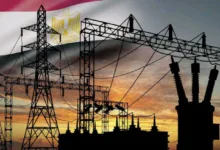 100 مليار جنيه.. كهرباء مصر تطرق أبواب البنوك لسداد ديون البترول