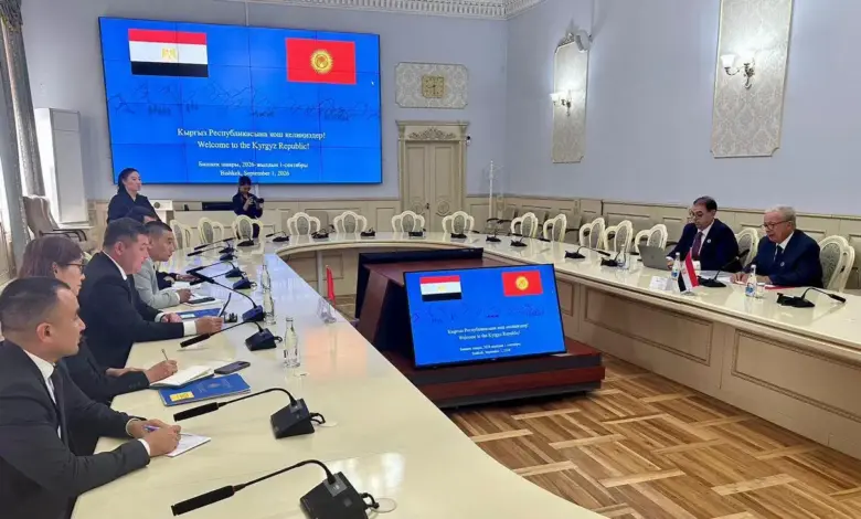 مصر وقيرغيزستان تبحثان زيادة التبادل التجاري وجذب الاستثمارات ومشروعات مشتركة