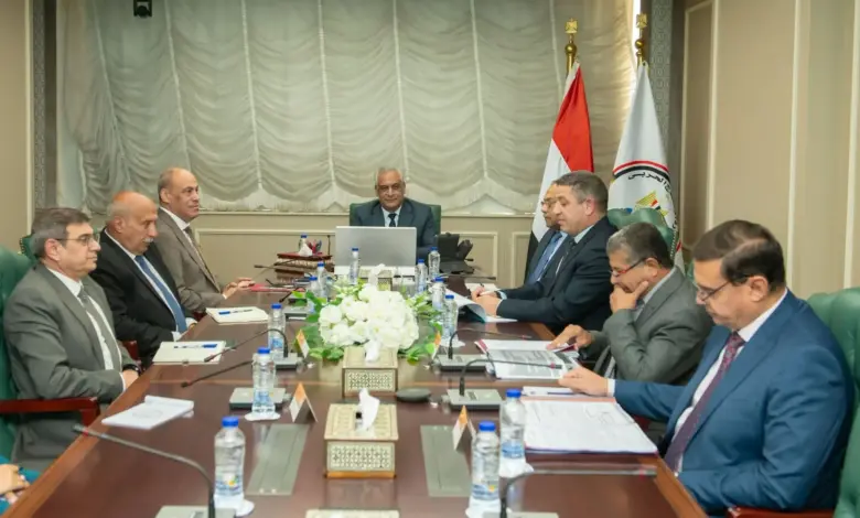 وزير الإنتاج الحربي يتابع خطة تطوير مصنع 360 ومؤشرات الأداء المالي