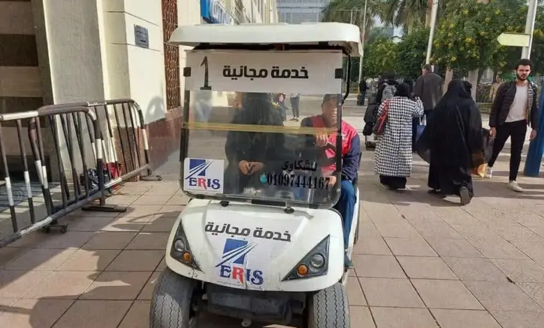 عربات كهربائية وكراسي متحركة مجانًا وتخفيض 50%.. خدمات السكة الحديد لذوي الهمم وكبار السن
