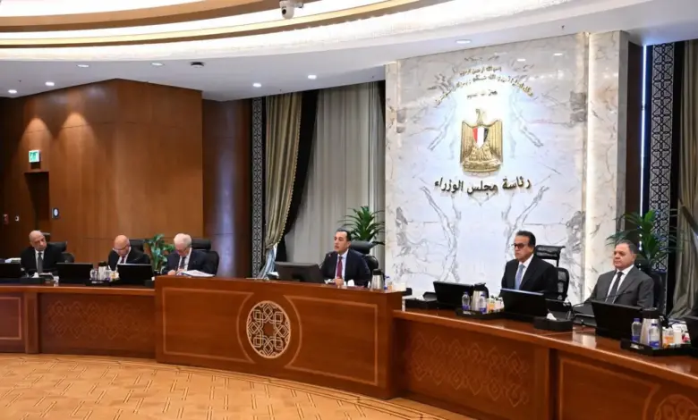 الحكومة توقف العمل عن بُعد يوم الأحد.. وتضع شروطاً جديدة لإعداد قيادات الدولة