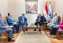 أمريكا تستكشف فرص الاستثمار في قناة السويس.. الطاقة والدواء واللوجستيات على الطاولة