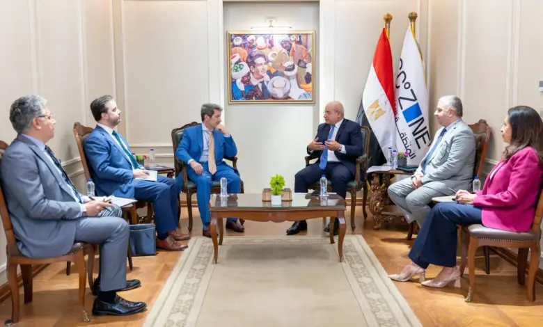 أمريكا تستكشف فرص الاستثمار في قناة السويس.. الطاقة والدواء واللوجستيات على الطاولة