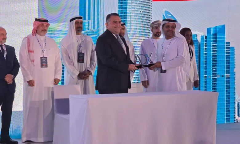ربط البورصة المصرية بأبوظبي.. تداول عبر الحدود وإدراج مزدوج على مائدة التعاون
