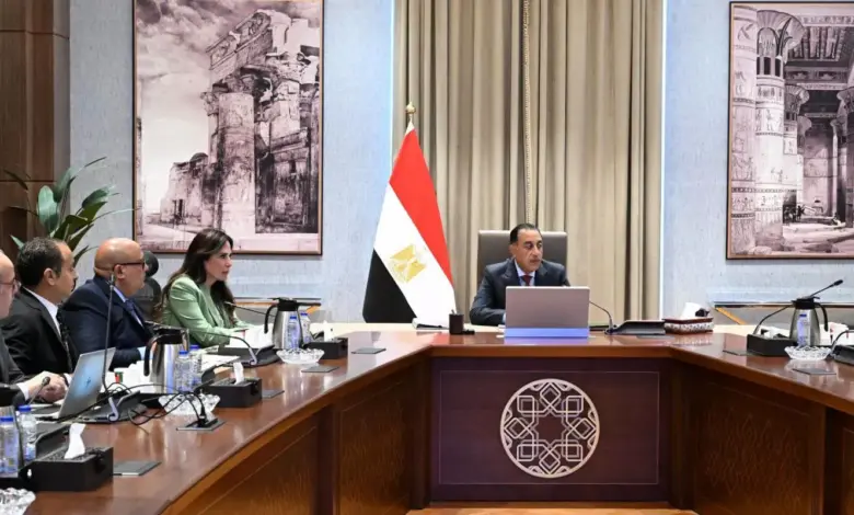 مدبولي يوجه بحصر المشروعات العقارية المتعثرة وتحديد مسؤولية المطورين وحماية الحاجزين