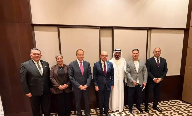 وزير الاستثمار والتجارة الخارجية يدعو 3 مجموعات إماراتية لاستكشاف فرص الاستثمار في مصر