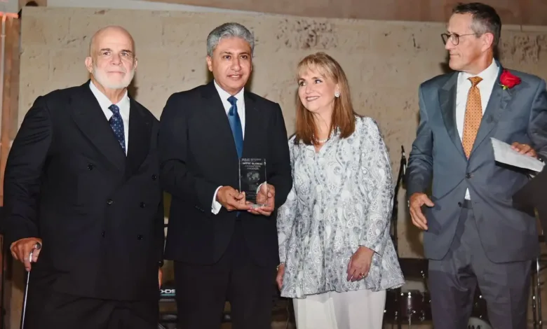 شريف فتحي يحصد «جائزة الريادة العالمية» من WTTC.. تكريم دولي لقيادة السياحة المصرية
