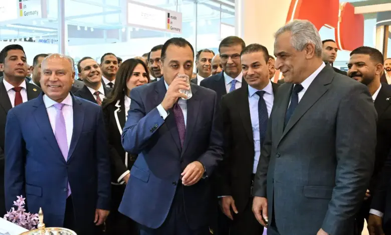 من العدادات الذكية إلى استخلاص المياه من الهواء.. مدبولي يتفقد أحدث تكنولوجيات المياه في مصر