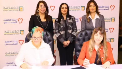 «ملابس بكرامة».. البنك الأهلي وبنك الكساء يوقعان شراكة لدعم الأسر الأولى بالرعاية