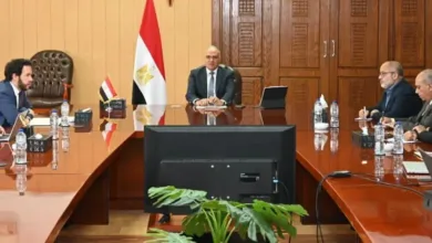 مصر والبنك الأوروبي لإعادة الإعمار يبحثان تسريع مشروعات المياه وحماية الشواطئ