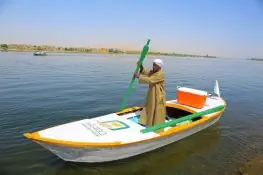 البنك الأهلي المصري يسلم «مراكب الرزق» للصيادين بمحافظة الأقصر بالشراكة مع صناع الخير