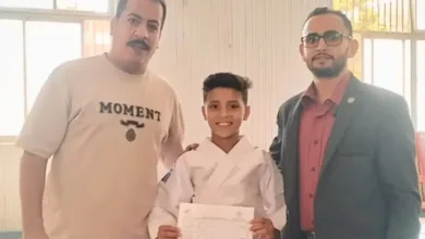 النشوقي الصغير.. بطل الشرقية في كاراتيه المدارس يتأهل لبطولة الجمهورية.. ومدرسة الحوض الطويل تحتفي به.. صور